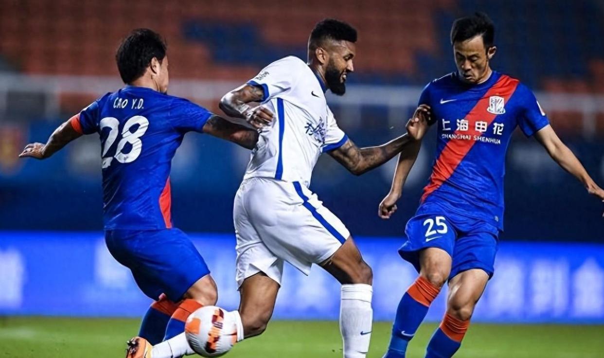 开云官方-大比分获胜引发热议！，Karsa在篮网比赛中险胜引发球迷热议-开云官方